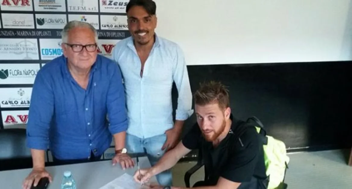 Torre Annunziata - Savoia, Raffaele Moxedano lascia i bianchi dopo cinque mesi