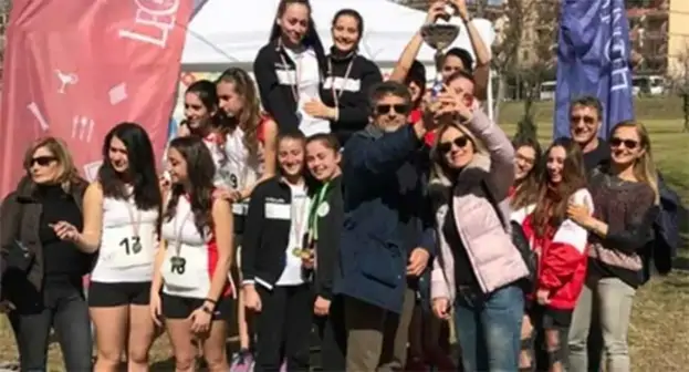Torre Annunziata - Corsa campestre, ottime prove degli studenti-atleti del Pitagora-Croce