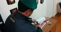 Scafati (SA) - Sigarette di contrabbando per la vendita "porta a porta", sequestrato da 1 kg. Una denuncia