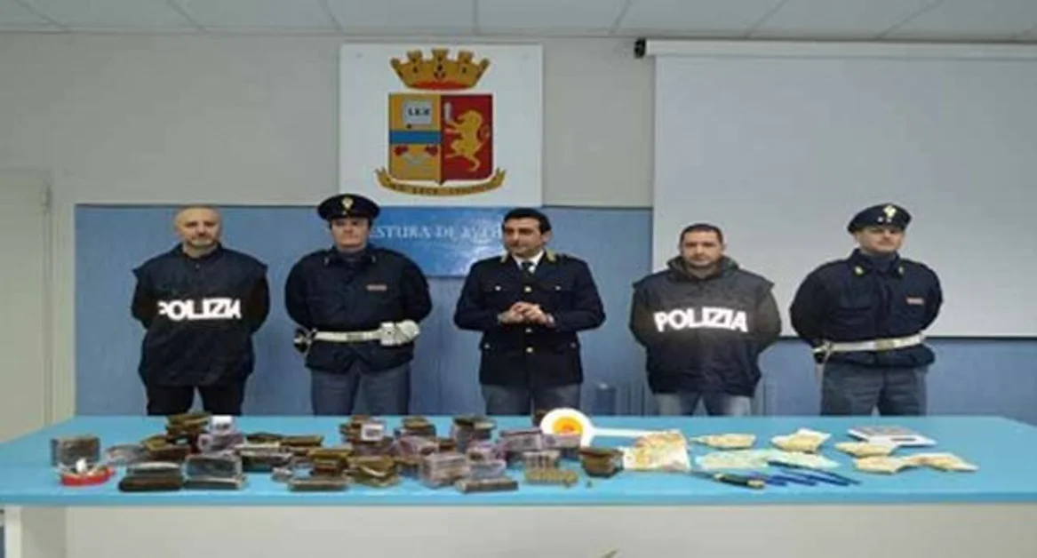 Calvizzano (NA) - In casa 16 kg di hashish e 50mila euro, arrestato 32enne incensurato