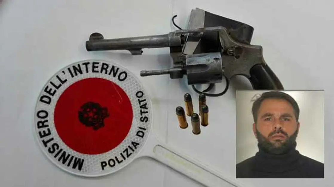 Torre Annunziata - Latitante scovato in un "basso" a via Parini: condannato esponente clan D'Alessandro