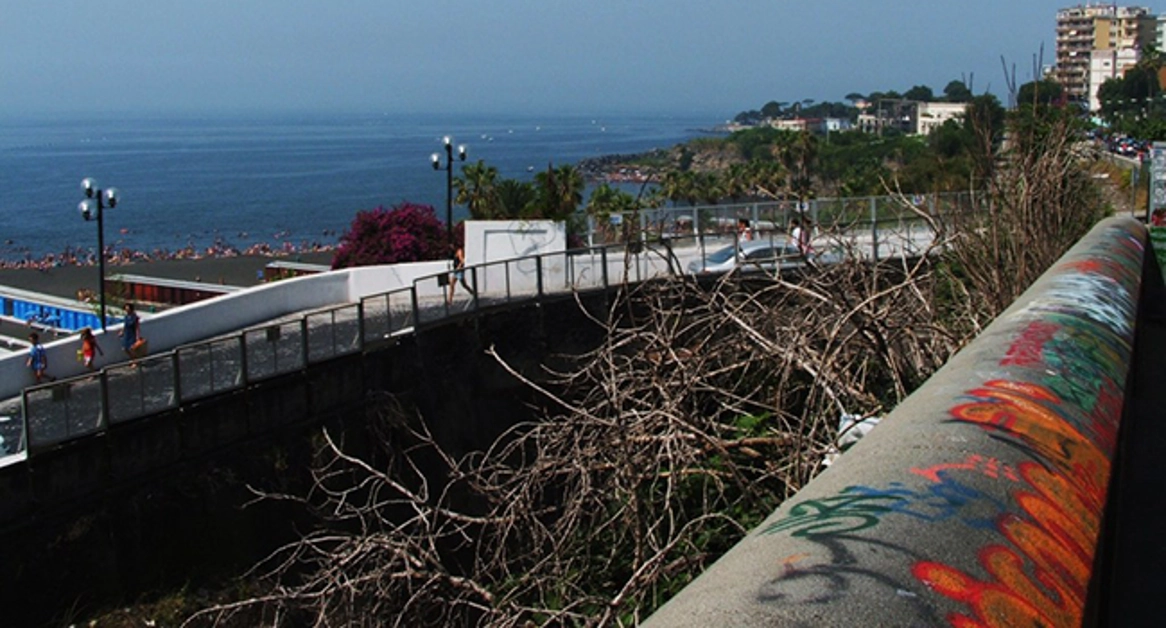 Torre Annunziata - Spari nella notte in via Gino Alfani, gambizzato un 18enne