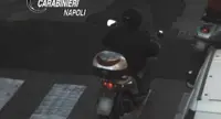 Napoli - Preso rapinatore seriale: minacciava donne con un cacciavite