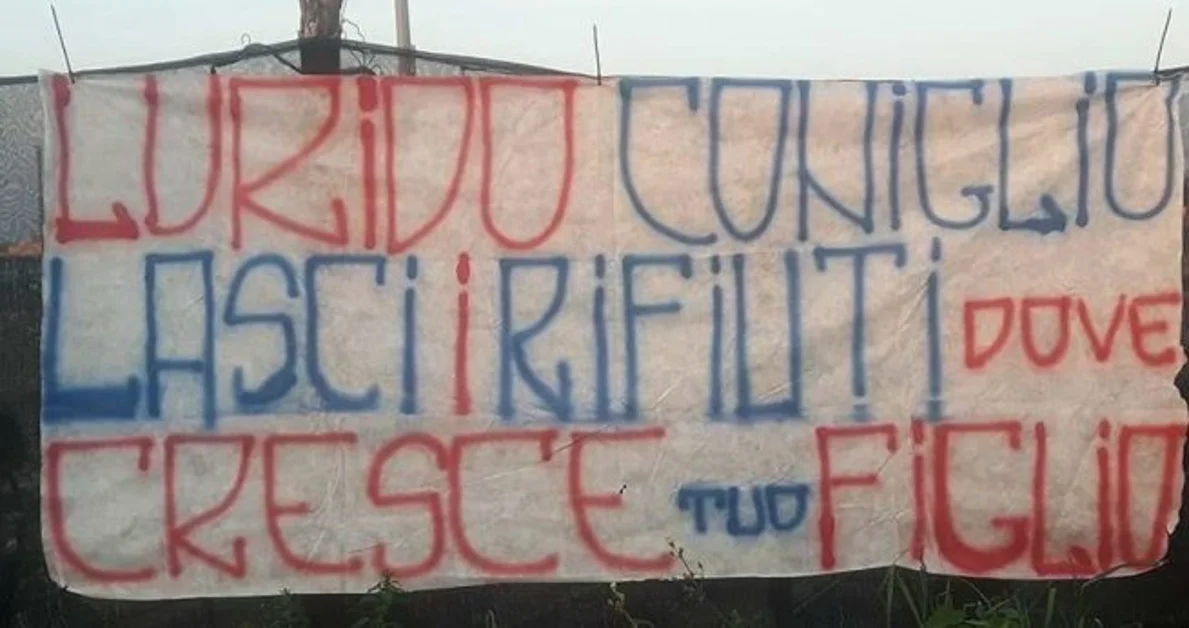 Pompei - Sporcizia e rifiuti nelle strade, i cittadini si ribellano