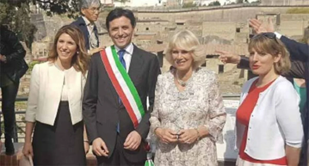 Ercolano - La consorte di Carlo d'Inghilterra agli Scavi di Ercolano