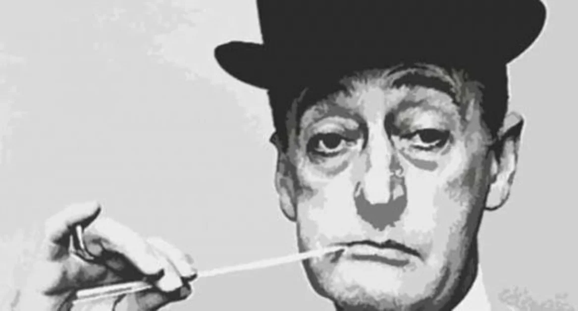 Napoli - Laurea honoris causa al grande Totò. La Laudatio di Renzo Arbore