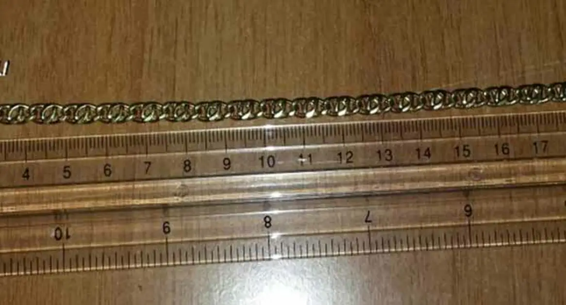 Trecase - Scippa bracciale d'oro a studente in sella al suo scooter, arrestato 26enne