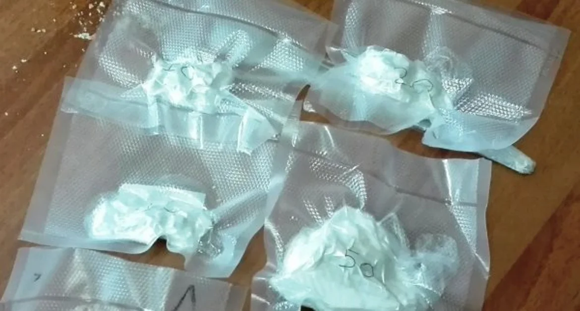 Napoli - Blitz a Barra, smantellata piazza di spaccio: in manette 26enne