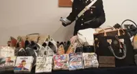 Castellammare - Commercio di prodotti contraffatti, sequestri dei carabinieri