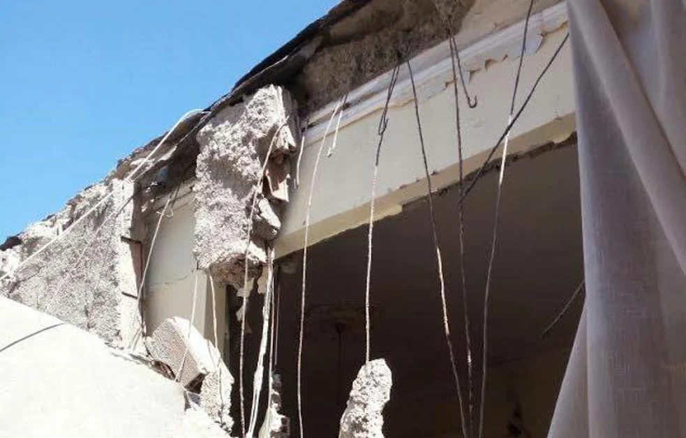 Torre Annunziata - Crolla solaio in un'abitazione in via Cavour, un ferito