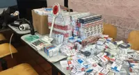 Napoli - Sigarette di contrabbando nascoste sotto la cuccia di un cane, arrestato 44enne