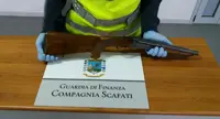 Pagani (SA) - Fucile con canna modificata trovato sotto al matersso, arrestato 50enne