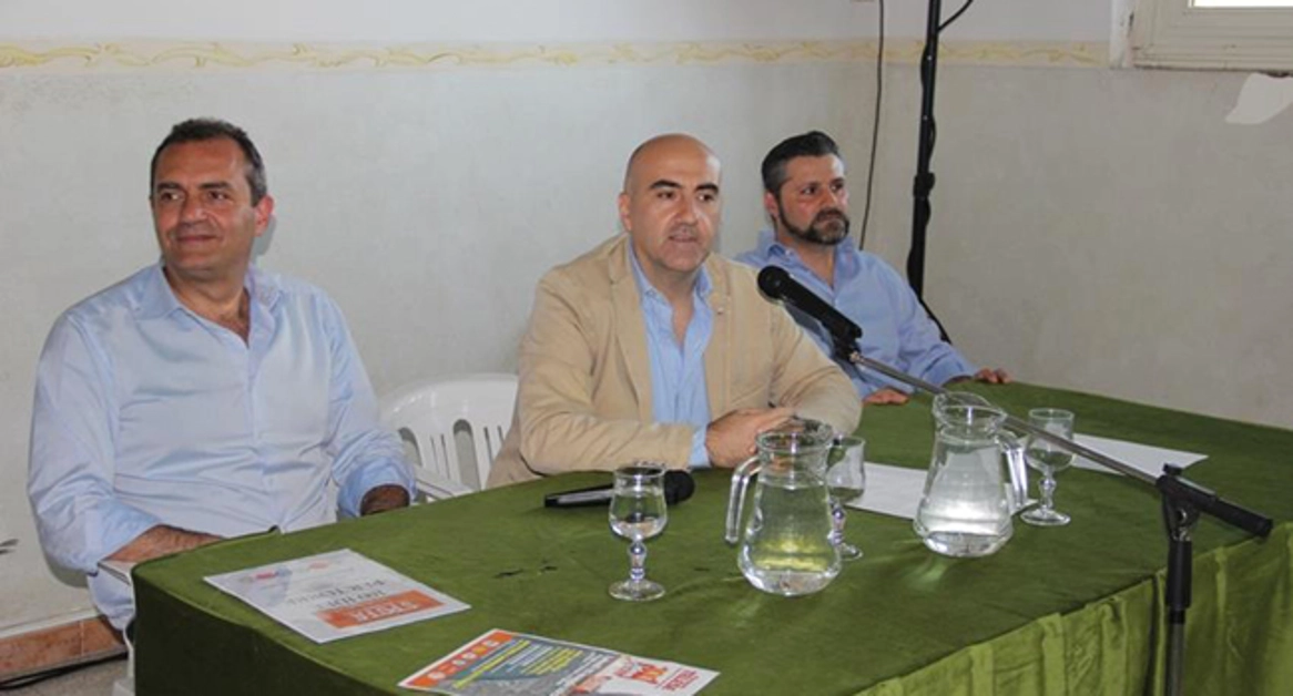 Torre Annunziata - De Magistris al Villaggio del Fanciullo per sostenere Telese