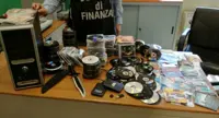 Nocera Inferiore (SA) - GdF sequestra centinaia di DVD "pirata", denunciato titolare di un negozio