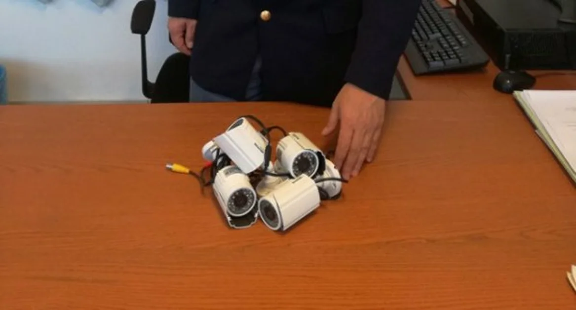 Napoli - Sequestrate 4 telecamere a sorvegliato speciale