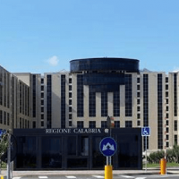 Regione Calabria: basta con la moka, il caffè si prende al distributore automatico