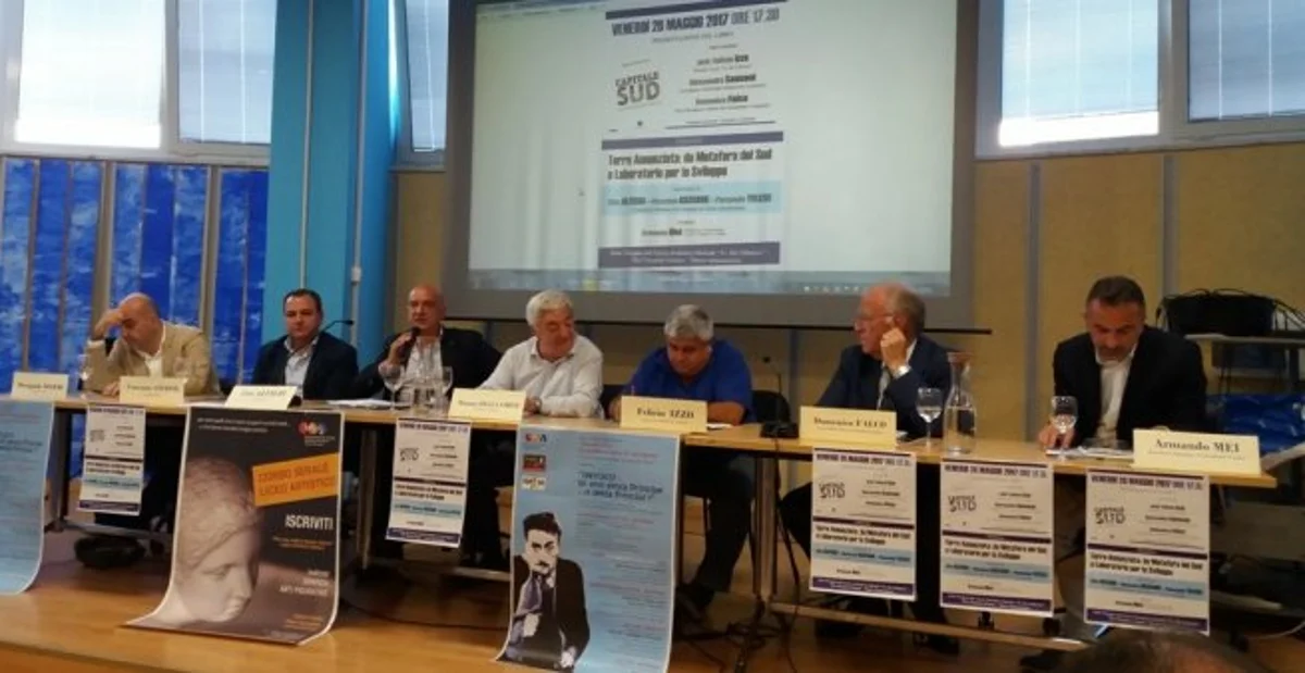 Torre Annunziata - Il Sud, un capitale da valorizzare: il libro di Mimmo Della Corte