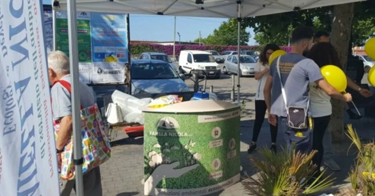 Torre del Greco - Raccolti oltre 200 litri di olio esausto domestico