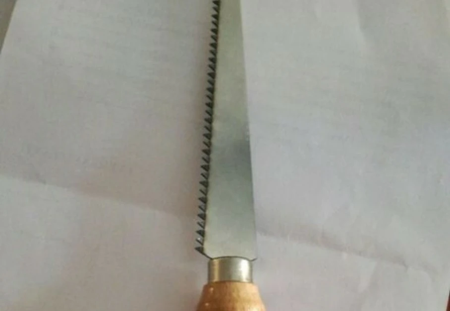 Napoli - Con un coltello in mano terrorizza passeggeri Metro, arrestato svedese