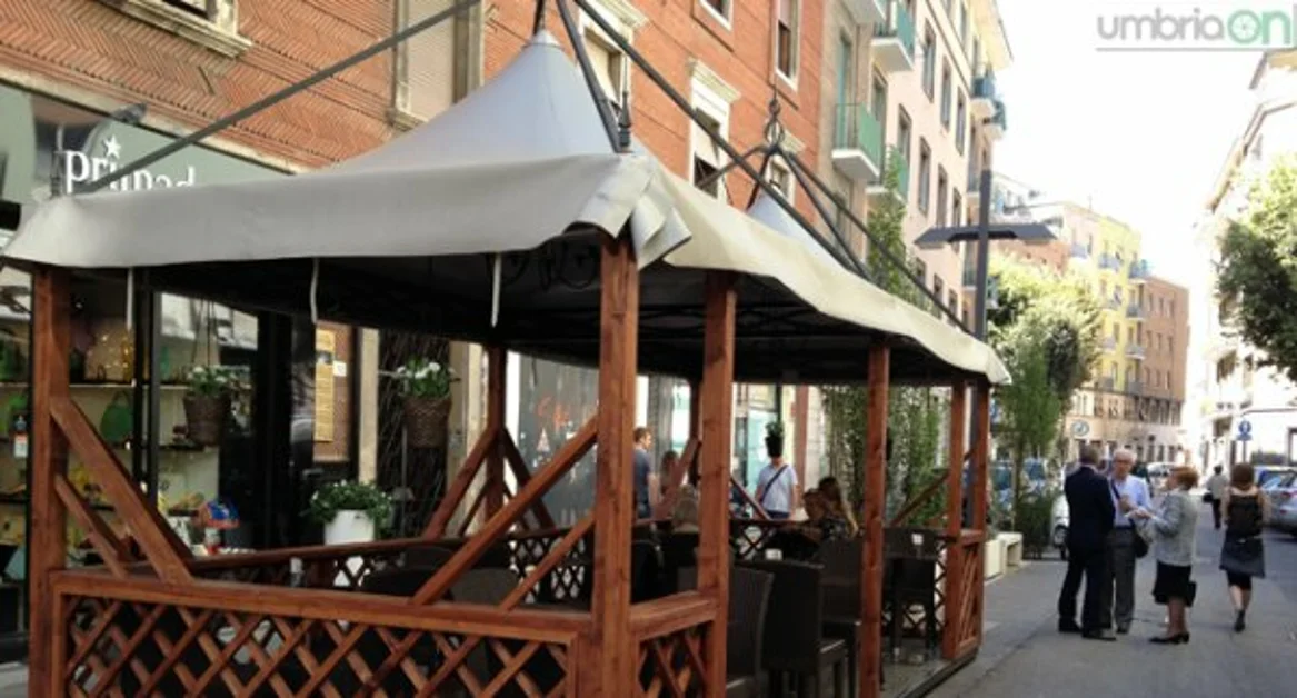 Castellammare di Stabia - Gazebo senza regole, insorge l'opposizione