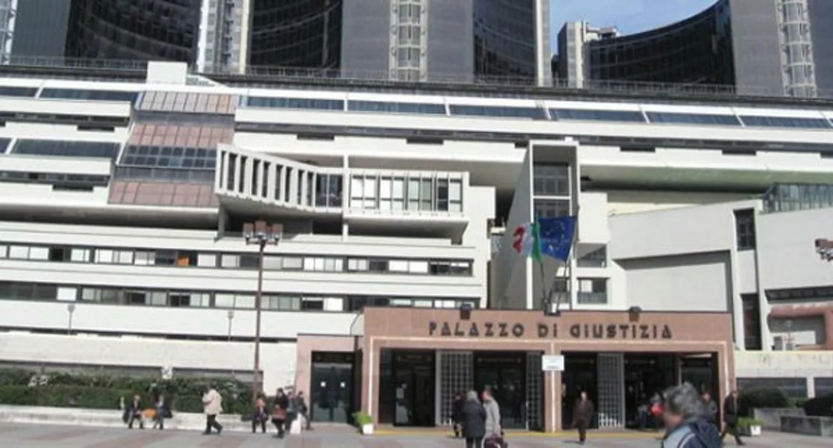 Torre Annunziata - Truffe on line con carte di credito clonate, domiciliari per un 41enne