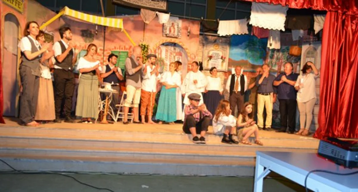 I “Frizzi e Lazzi” incantano Trecase