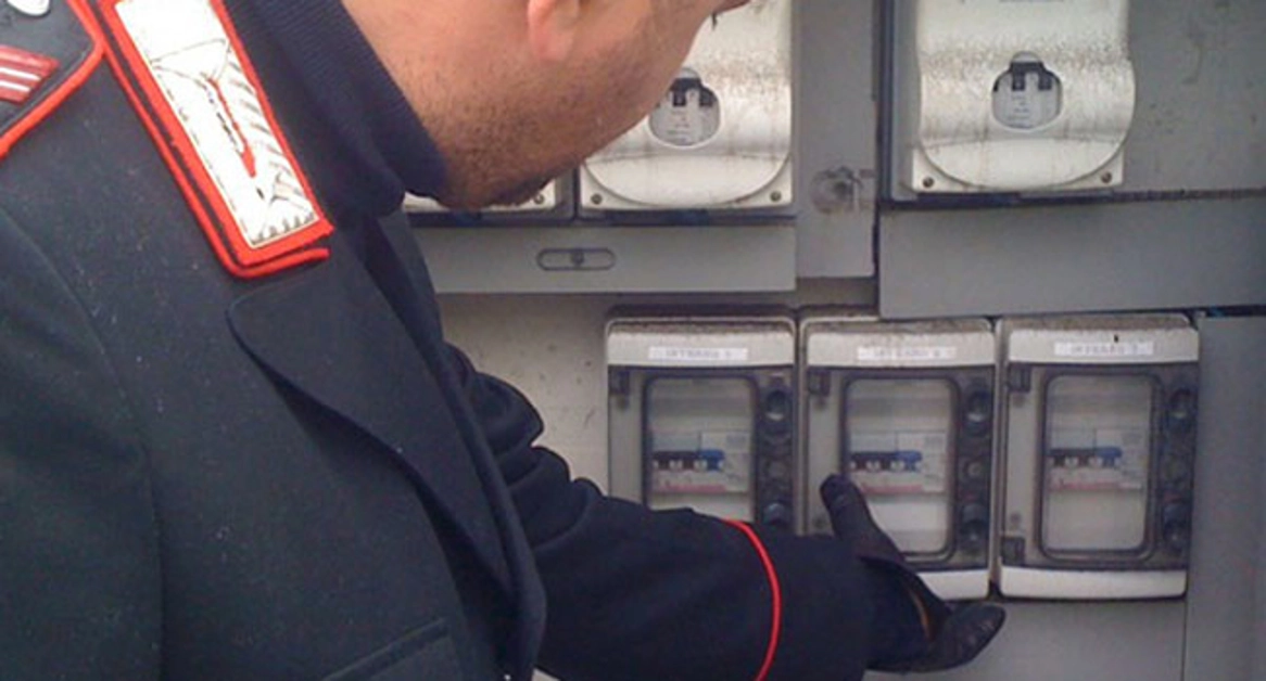 Torre Del Greco - Rubava la corrente elettrica, arrestato 41enne