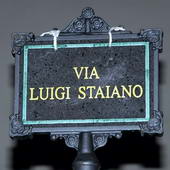 Via Staiano finalmente illuminata