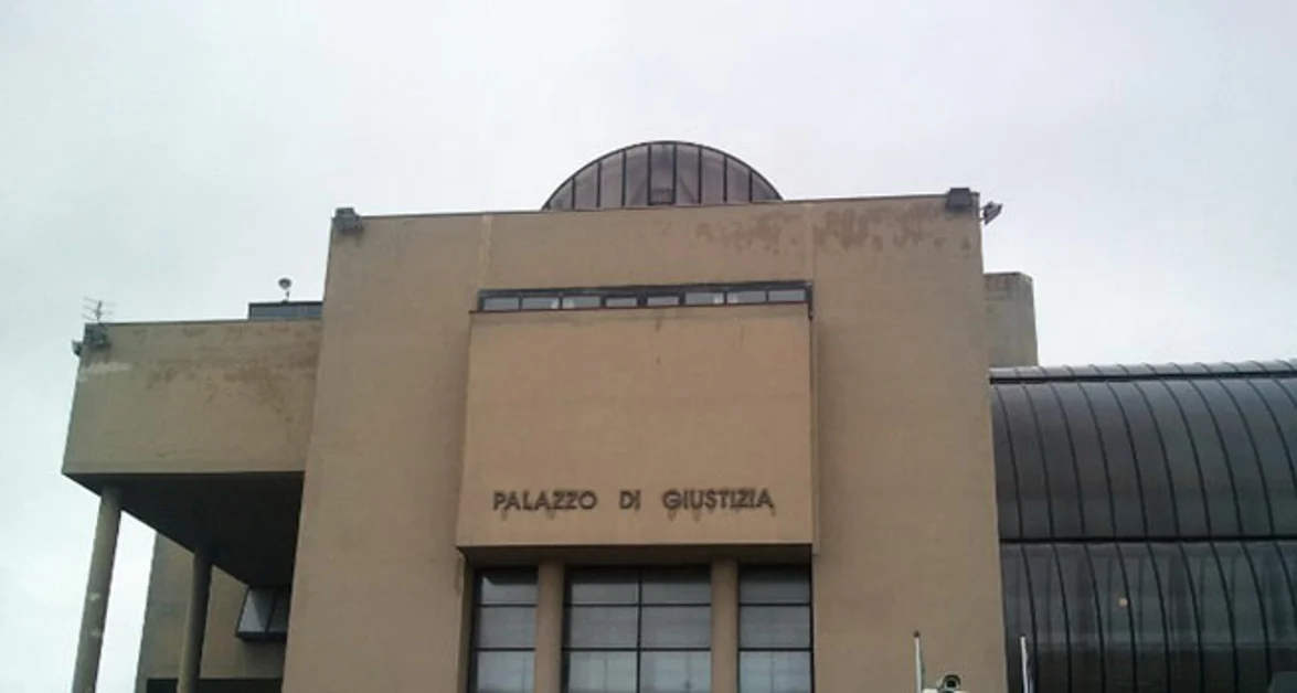 Torre Annunziata - Rubava portafogli agli avvocati nelle aule del Tribunale, arrestato skipper