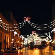 Sì alle luminarie natalizie