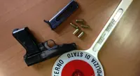 Napoli - Arrestato pericoloso pregiudicato in possesso di arma da fuoco