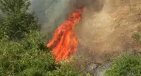 Monteforte Irpino/Serino (AV) - Sorprese ad incendiare sterpaglie e residui vegetali, tre persone denunciate