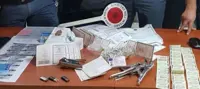 Napoli - Arrestato 47enne con carte d'identità, tessere sanitarie e carte di circolazione contraffatte