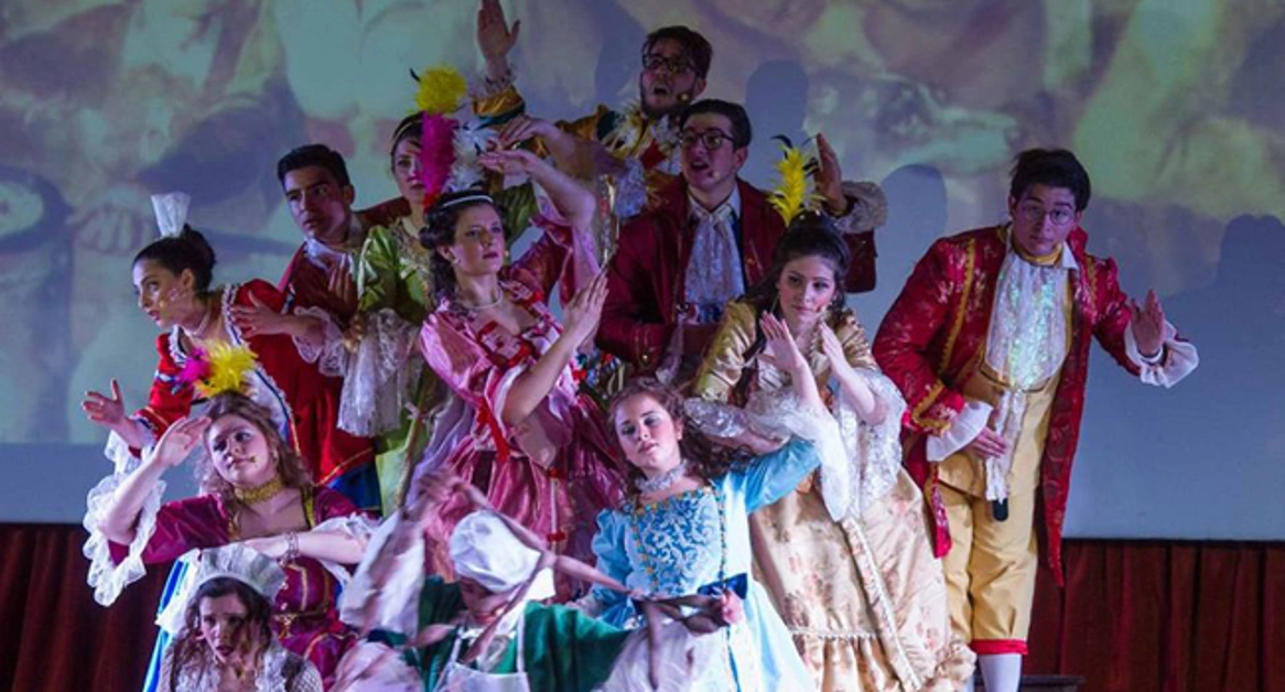 Ottaviano - In scena  "Le  felicissime  peripezie  amorose  di  Pullecenella Citrullo"