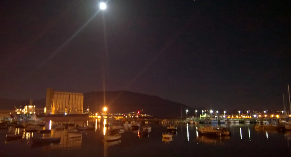 Torre Annunziata - Che bello il nostro porto, ma attenzione alle cattive abitudini