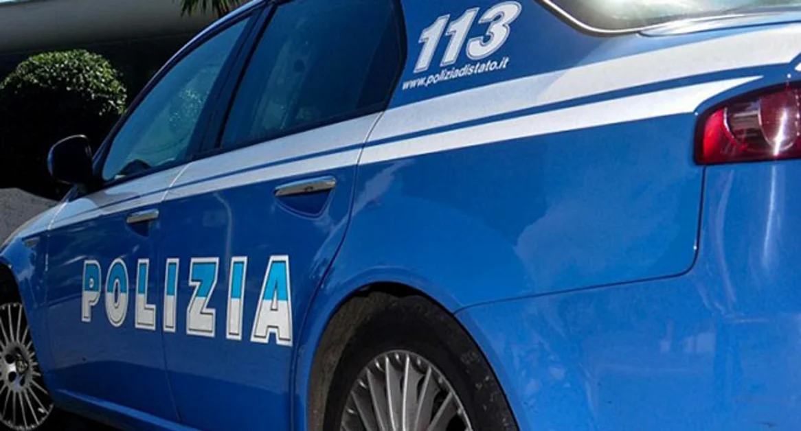 Napoli - Tossicodipendente aggredisce la moglie davanti alle figlie, arrestato