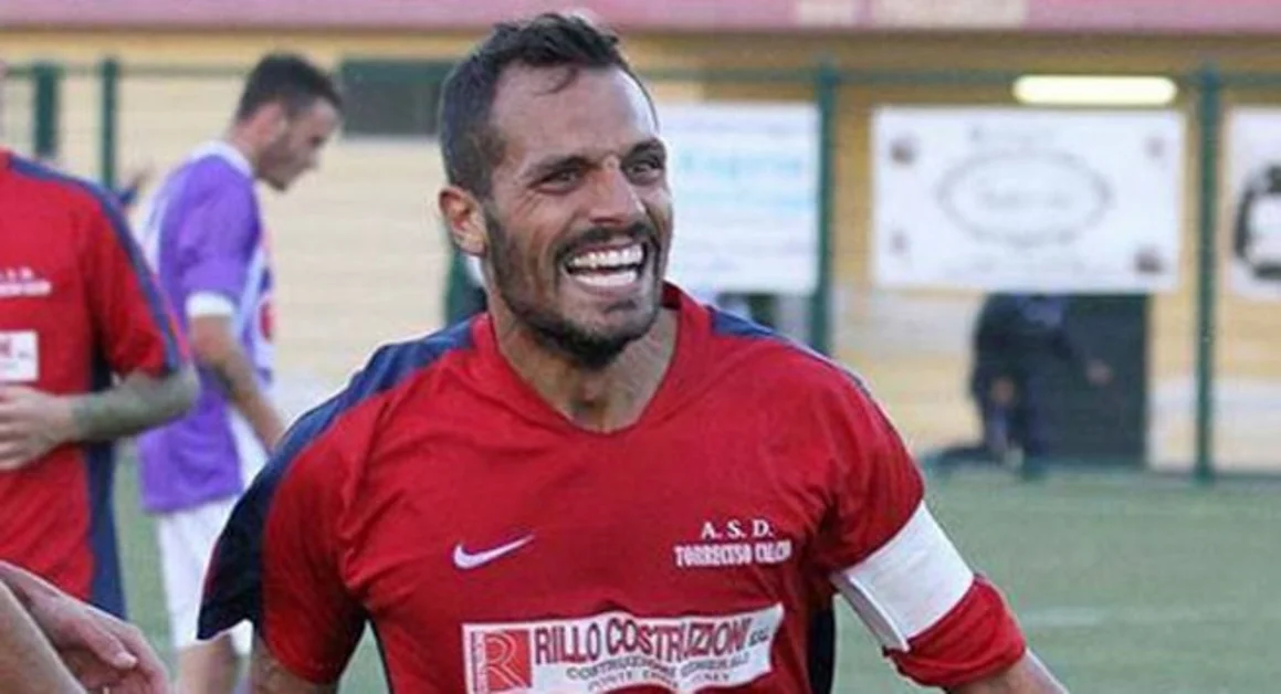 Torre Annunziata - Prima di campionato: Savoia vittorioso per 2 a 0 a Barano d'Ischia