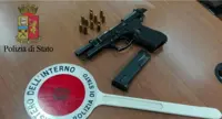 Torre Annunziata - Due giovani trovati in possesso di una potente arma da guerra e munizioni, arrestati