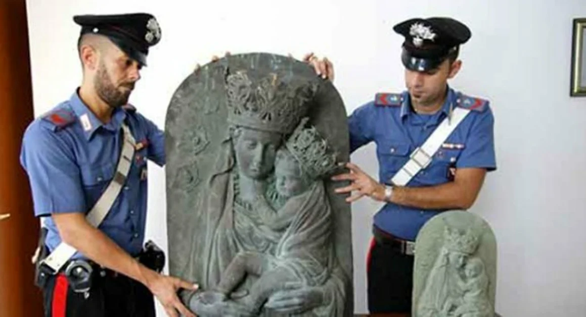 Torre Annunziata - Ritrovati i due busti in bronzo della Madonna della Neve rubati a Rovigliano