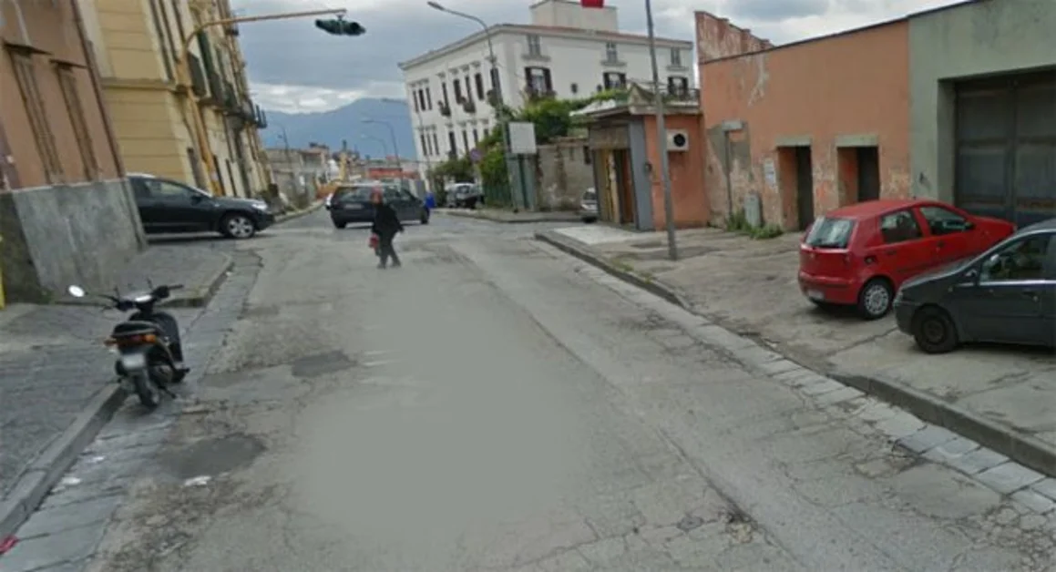 Ercolano - Cede parte della strada, chiuso corso Umberto I