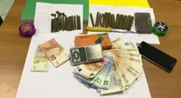 Caserta - Cane antidroga della GdF fiuta hashish nel bagno, arrestato giovane pusher