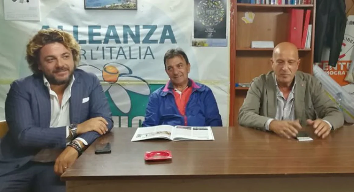 Torre Annunziata - «Sindaco, consiglieri e assessori aboliscano indennità», la proposta dell'opposizione