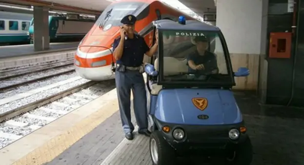 Napoli - Tentato furto ad una viaggiatrice alla Stazione Centrale, denunciato algerino