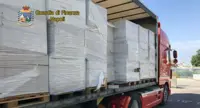Nola (NA) - Guidava autocarro con 3,5 tonnellate di sigarette di contrabbando, arrestato