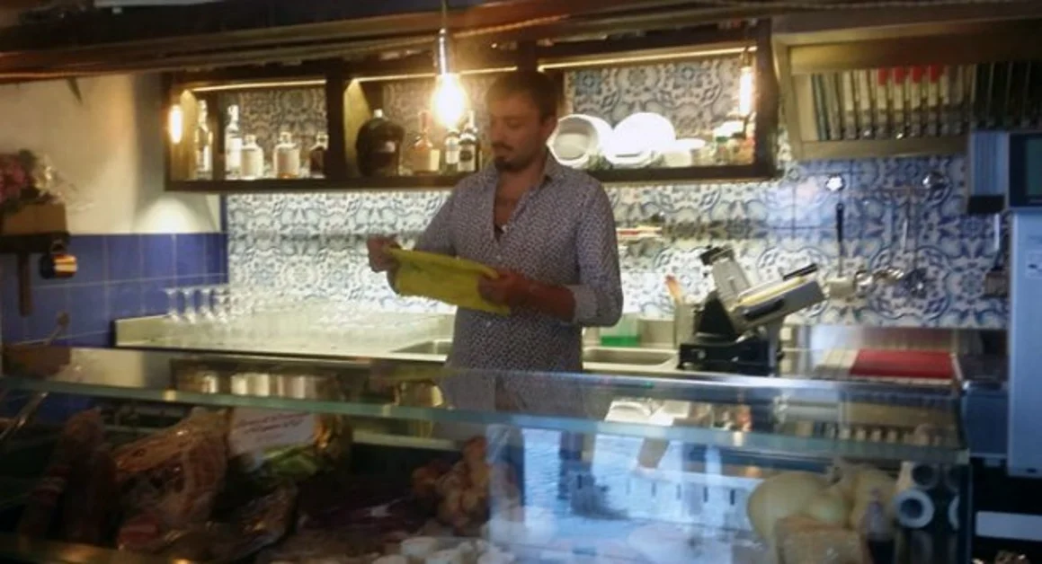 Torre Annunziata - "Fuori Bottega", l'ultimo lavoro di Giacomo Cuccurullo