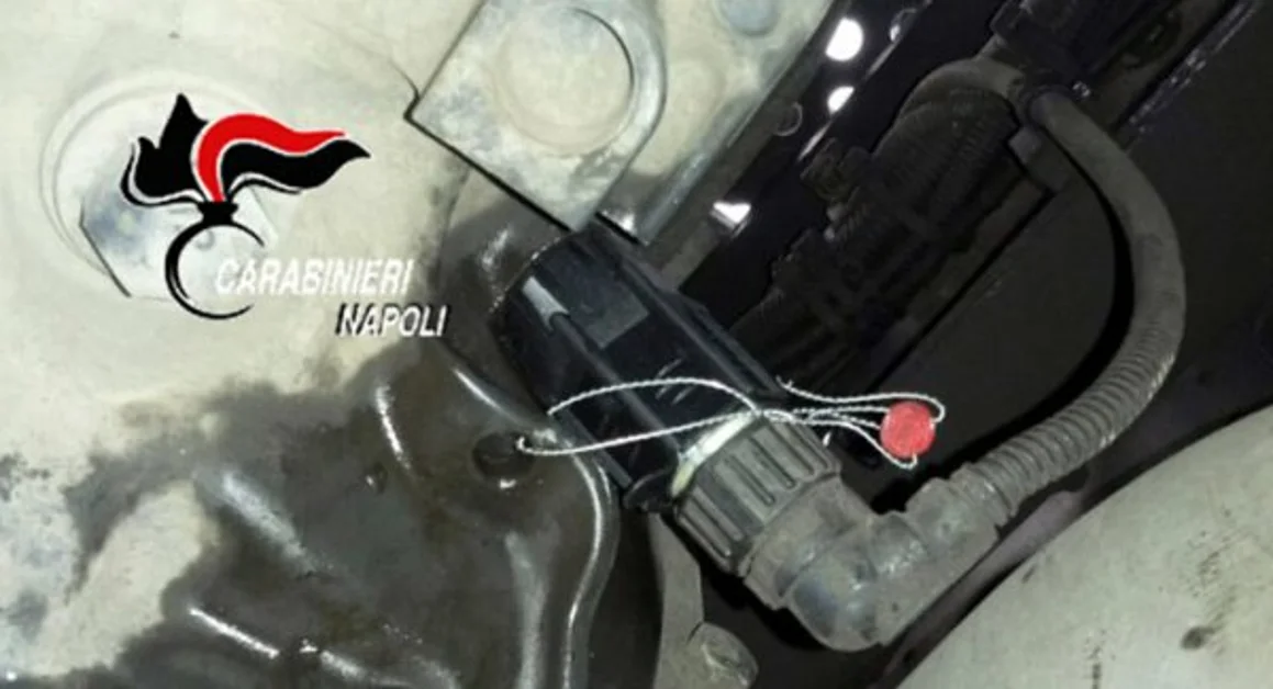 Scafati - Manomissione di cronotachigrafi a bordo di autocarri, denunciato 50enne