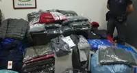 Napoli - Depositi di abbigliamento contraffatto nel quartiere Mercato
