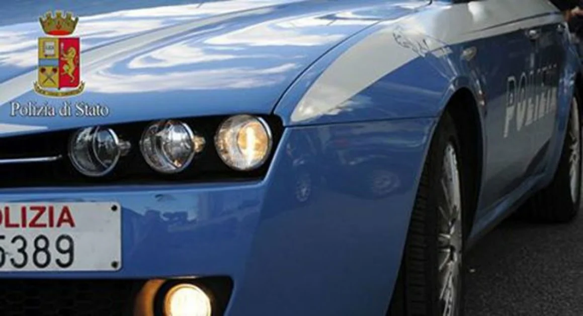 Napoli - Rocambolesco inseguimento tra un'auto della Polizia e un'Audi guidata da un 33enne