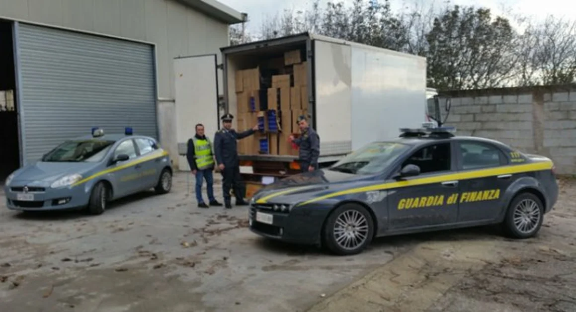 Sigarette di contrabbando, maxi sequestro della GdF: 10 tonnellate di "bionde"