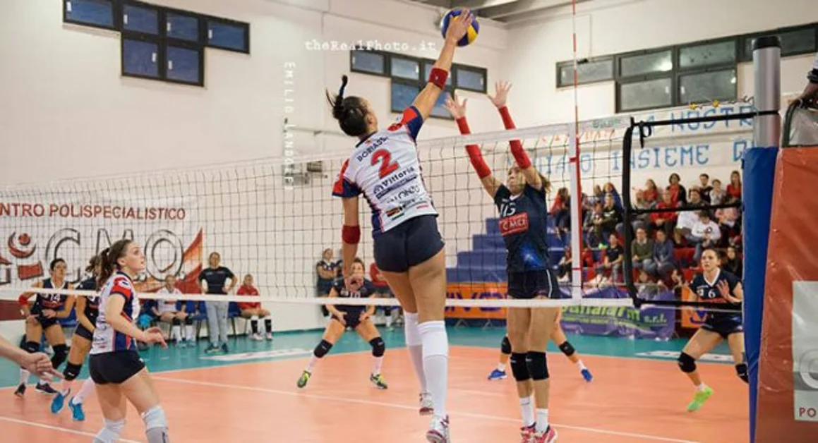 Torre Annunziata - Palestra comunale di via Provinciale Schiti, taglio ufficiale del nastro